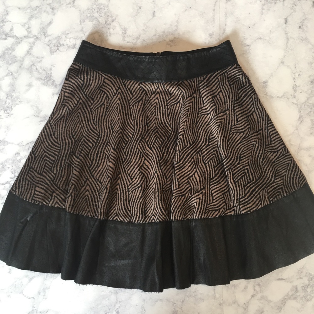 🥳 3 for $15 🥳 🔥 Changer Leather-Tipped Skirt